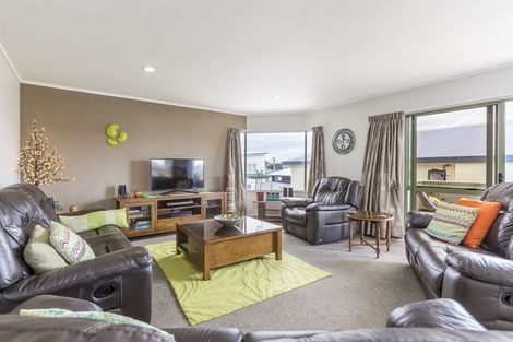 Photo of property in 35a Kauri Road, Stanmore Bay, Whangaparaoa, 0932