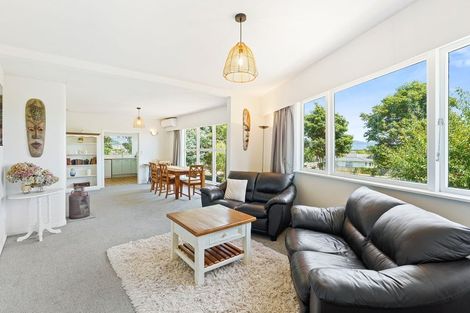 Photo of property in 30 Ruru Street, Waikanae, 5036