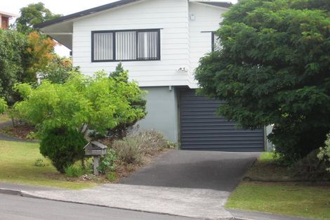 Photo of property in 5 Camilla Grove, Totara Vale, Auckland, 0629