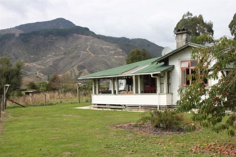 Photo of property in 97 Fairfax Street, Murchison, 7007