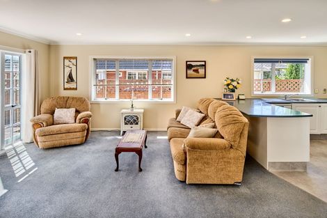 Photo of property in 20a Redwood Avenue, Tawa, Wellington, 5028