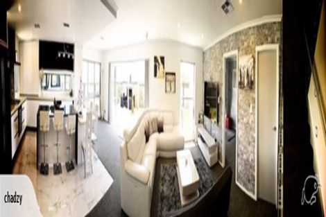 Photo of property in 108 Glanmire Road, Newlands, Wellington, 6037