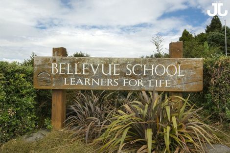 Photo of property in 6a Queen Road, Bellevue, Tauranga, 3110