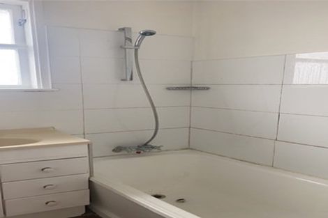 Photo of property in 6 Huxley Place, Glen Innes, Auckland, 1072