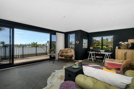 Photo of property in 55 Wainui Avenue, Point Chevalier, Auckland, 1022
