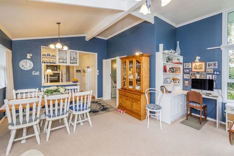 Photo of property in 16 Stuart Street, Levin, 5510