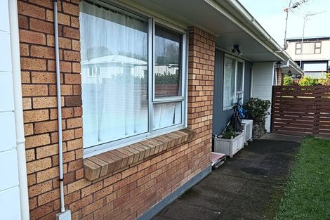 Photo of property in 2/27 Miro Street, New Lynn, Auckland, 0600