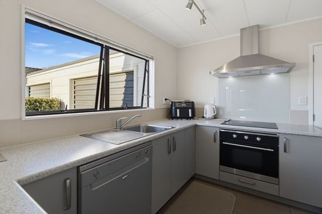 Photo of property in 24 Usherwood Crescent, Akina, Hastings, 4122