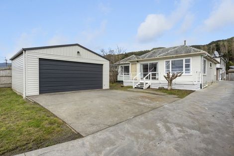 Photo of property in 183 Wainuiomata Road, Wainuiomata, Lower Hutt, 5014