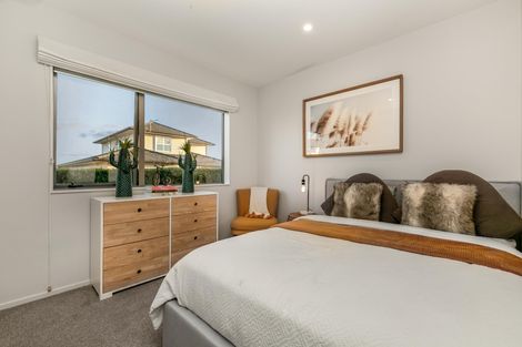 Photo of property in 17 Gelderland Way, Karaka, Papakura, 2113