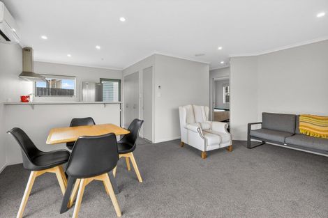 Photo of property in 104a Kingswood Road, Brookfield, Tauranga, 3110