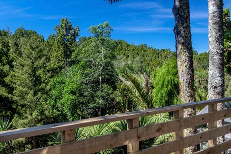 Photo of property in 24 Mahoe Road, Titirangi, Auckland, 0604