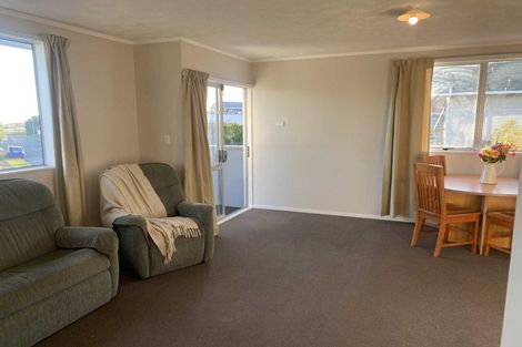 Photo of property in 12 Karyn Street, Castlecliff, Whanganui, 4501