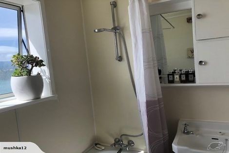 Photo of property in Grafon Court Flats, 7/53 Grafton Road, Roseneath, Wellington, 6011