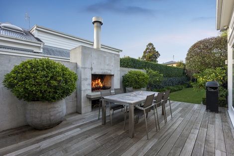 Photo of property in 1 Sentinel Road, Herne Bay, Auckland, 1011