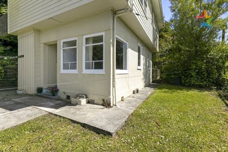 Photo of property in 89 Miromiro Road, Normandale, Lower Hutt, 5010