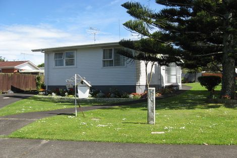 Photo of property in 4 Dunstall Place, Mangere Bridge, Auckland, 2022