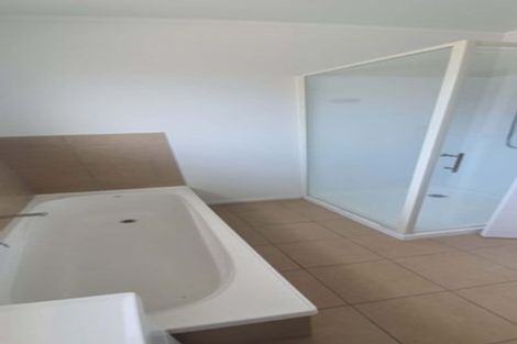 Photo of property in 98 Botany Road, Botany Downs, Auckland, 2010