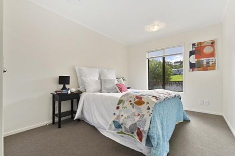 Photo of property in 14 Verdale Circle, Glen Eden, Auckland, 0602