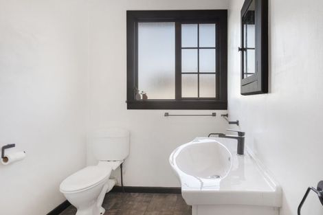 Photo of property in 15 Irving Street, Gore, 9710