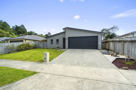 Photo of property in 18 Poppy Watts Grove, Stokes Valley, Lower Hutt, 5019