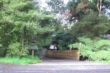 Photo of property in 10 Minnehaha Avenue, Titirangi, Auckland, 0604