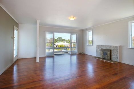 Photo of property in 29 Sylvan Crescent, Te Atatu South, Auckland, 0610