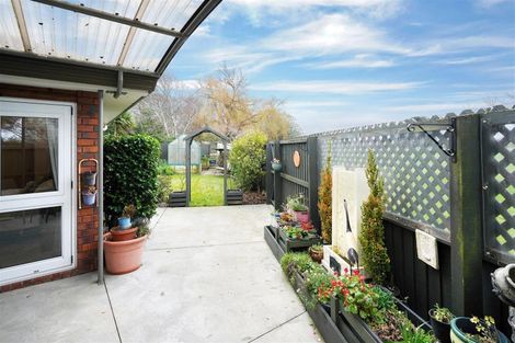 Photo of property in 7 Fieldmoor Place, Parklands, Christchurch, 8083