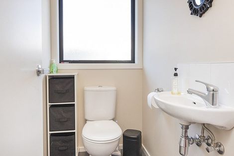 Photo of property in 15 Thomson Street, West End, Palmerston North, 4412