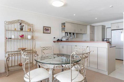 Photo of property in Beachpoint Apartments, 2/5 West End Road, Ohope, 3121