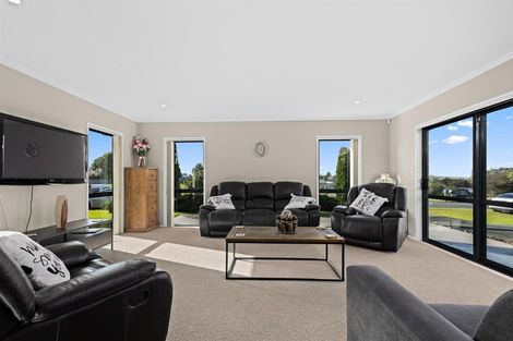 Photo of property in 5 Omana Avenue, Shelly Beach, Helensville, 0874