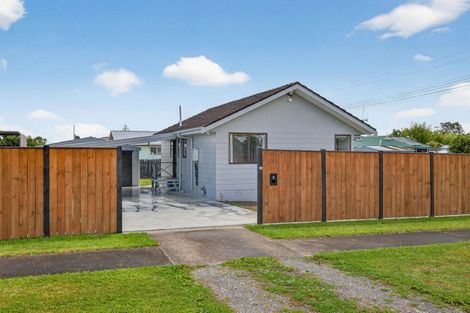 Photo of property in 5 Cemetery Road, Sanson, 4817