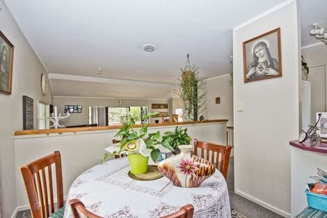 Photo of property in 10 Lacebark Court, Titirangi, Auckland, 0604