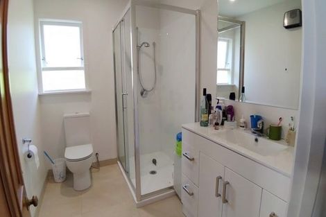 Photo of property in 33 Lingfield Street, Glenfield, Auckland, 0629