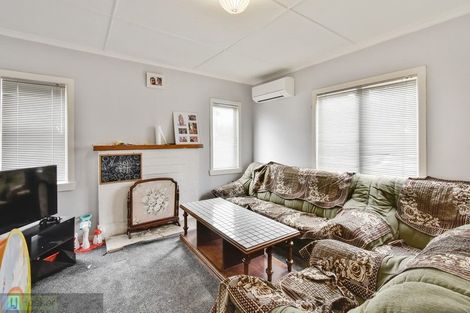 Photo of property in 11 Seddon Avenue, Papatoetoe, Auckland, 2104