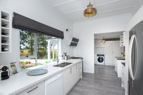 Photo of property in 104 Ferry Road, Clive, 4102