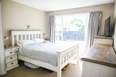 Photo of property in 21 Wildwood Avenue, Wainoni, Christchurch, 8061