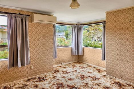 Photo of property in 343 Wellington Road, Wainuiomata, Lower Hutt, 5014