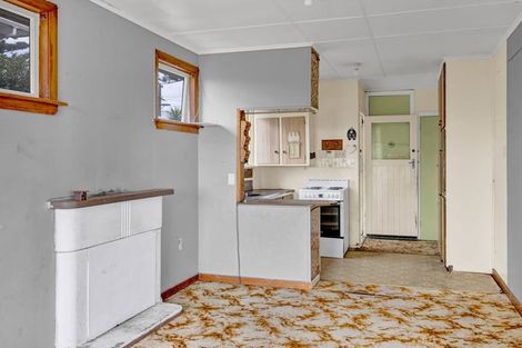 Photo of property in 16 Battiscombe Terrace, Waitara, 4320