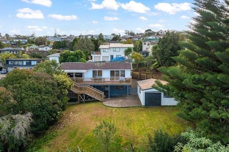 Photo of property in 2 Dunraven Place, Torbay, Auckland, 0630