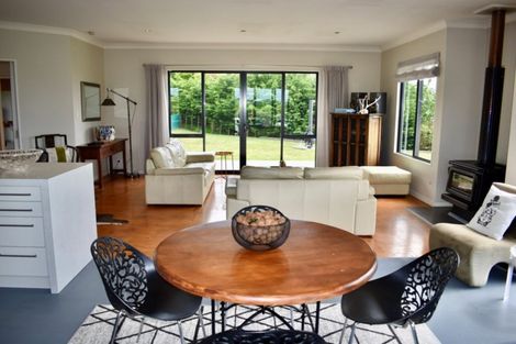 Photo of property in 9 Waitaheke Road, Te Horo, Otaki, 5581