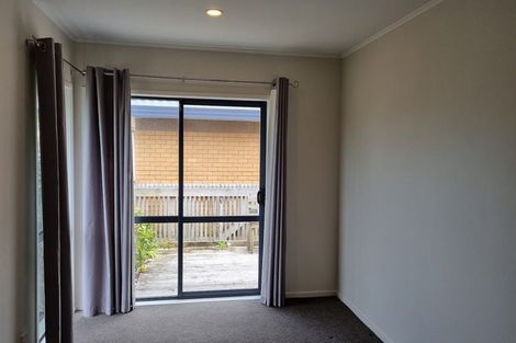 Photo of property in 520/12 Northcross Drive, Oteha, Auckland, 0632