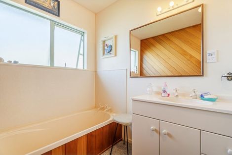 Photo of property in 16 Meadow Drive, Whitianga, 3510