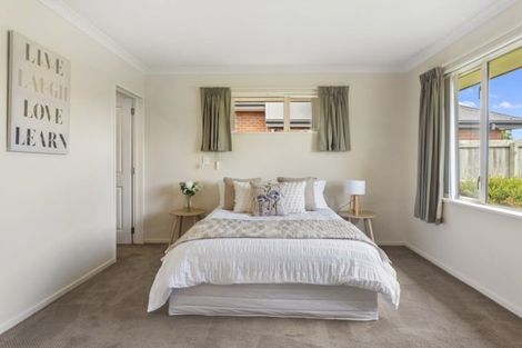 Photo of property in 2 Austen Place, Rolleston, 7614