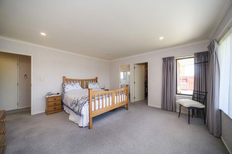 Photo of property in 97 Summerhill Drive, Fitzherbert, Palmerston North, 4410