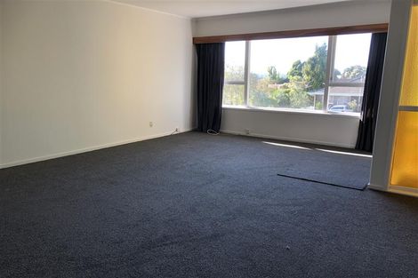 Photo of property in 3/2 Longbill Place, Glendene, Auckland, 0602