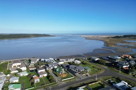 Photo of property in 18a Roore Street, Foxton Beach, Foxton, 4815