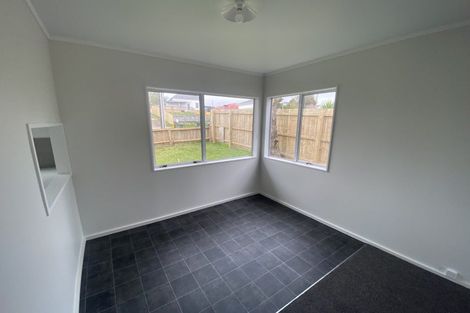 Photo of property in 15 Christmas Road, Manurewa, Auckland, 2102