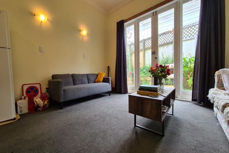 Photo of property in 123a Glenmore Street, Kelburn, Wellington, 6012