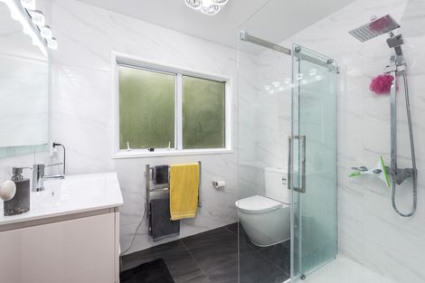 Photo of property in 23b Woodfern Crescent, Titirangi, Auckland, 0604